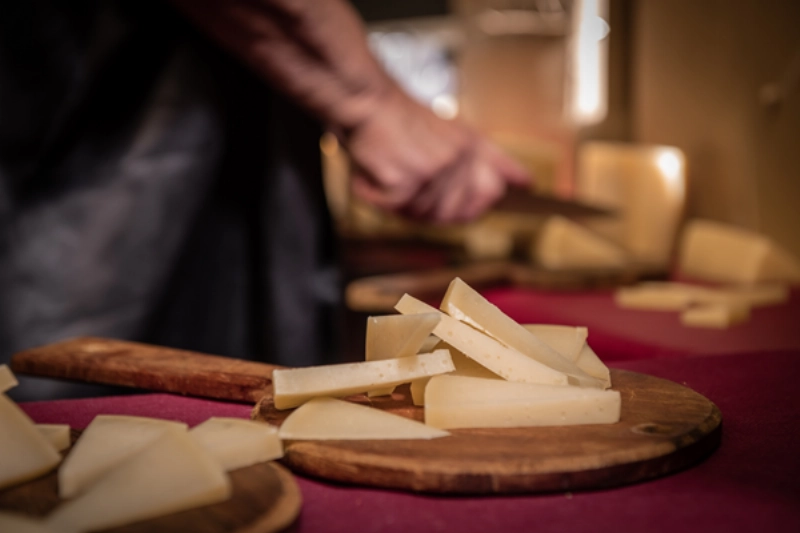 La tradicional subasta del medio queso Idiazabal ganador en Ordizia será, por primera vez, también online