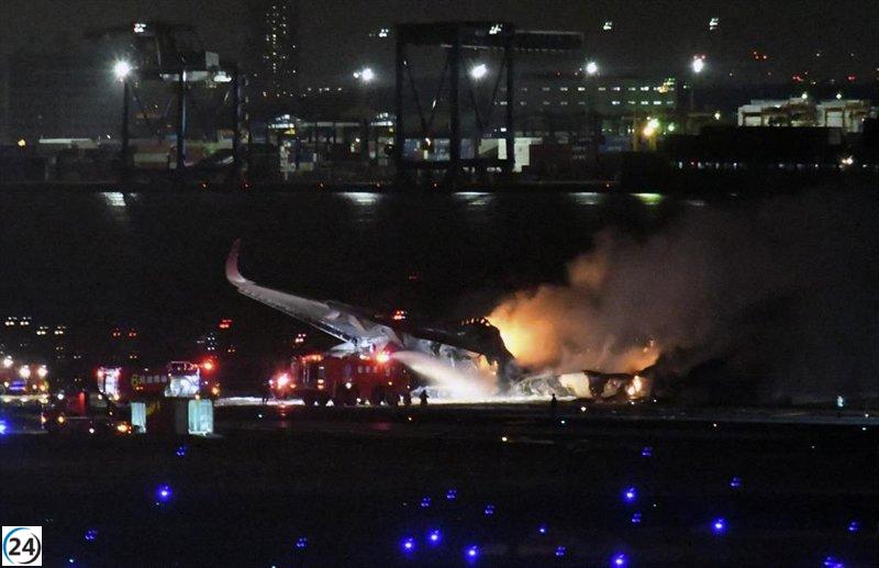 Conflicto de versiones entre controlador aéreo y capitán de la Guardia Costera tras accidente en Japón.