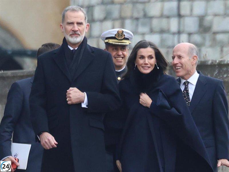 La Reina Letizia destaca con un look sublime en el homenaje a Constantino de Grecia en Londres, mostrando una actitud especialmente relajada.