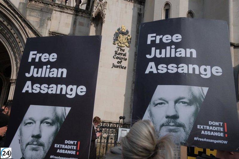 La Justicia británica solicita más garantías de EEUU para decidir sobre la extradición de Assange