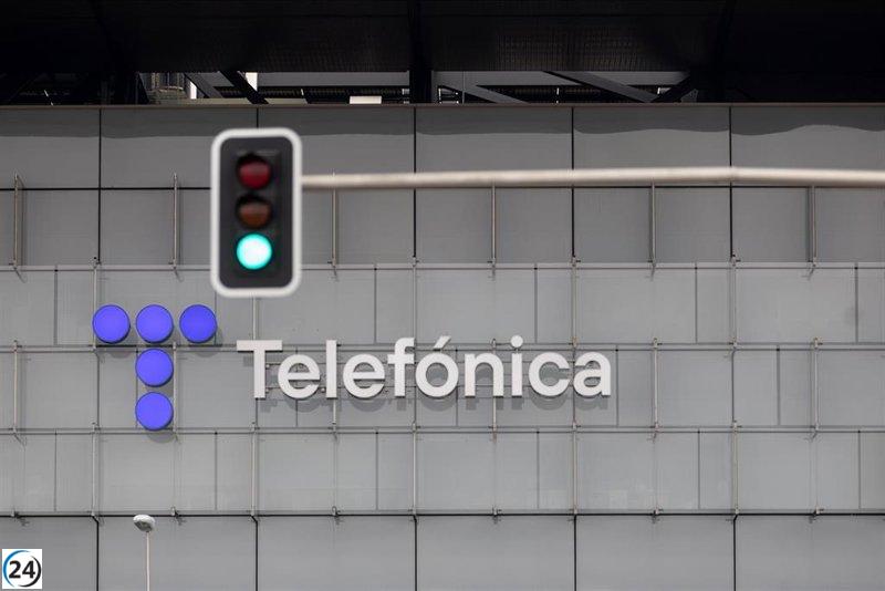 Telefónica comienza a deslocalizar empleos en provincias con 200 trabajadores en pruebas.