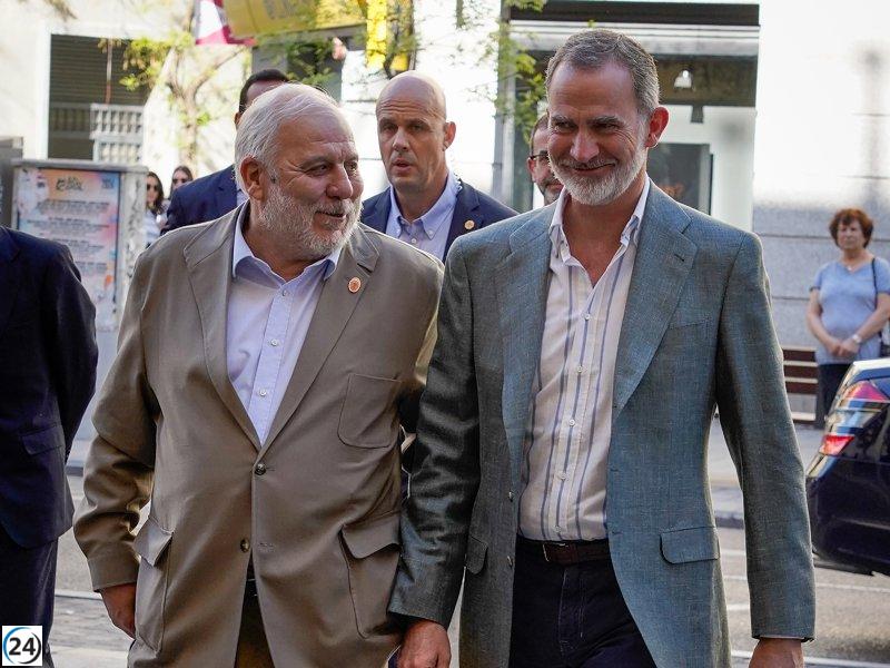 El Rey Felipe VI disfruta de una tarde de cine sin la compañía de la Reina Letizia.