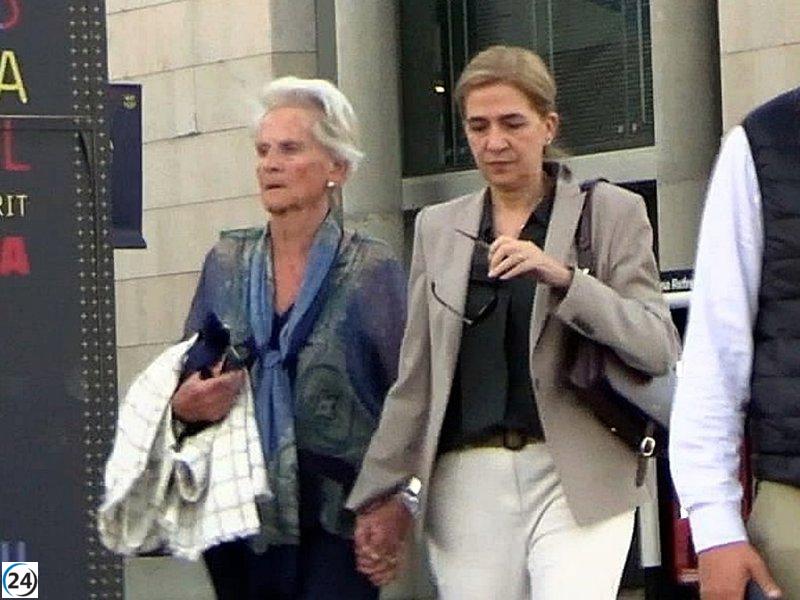 El gesto solidario de Pablo Urdangarin reúne a la Infanta Cristina y su abuela Claire Liebaert.