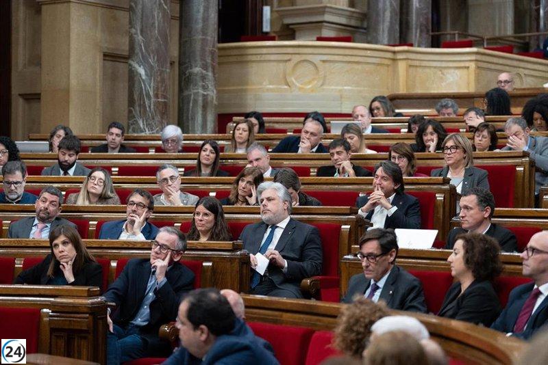 Sondeo: PSC lidera en Cataluña con 38-40 escaños, seguido por Junts+ y ERC