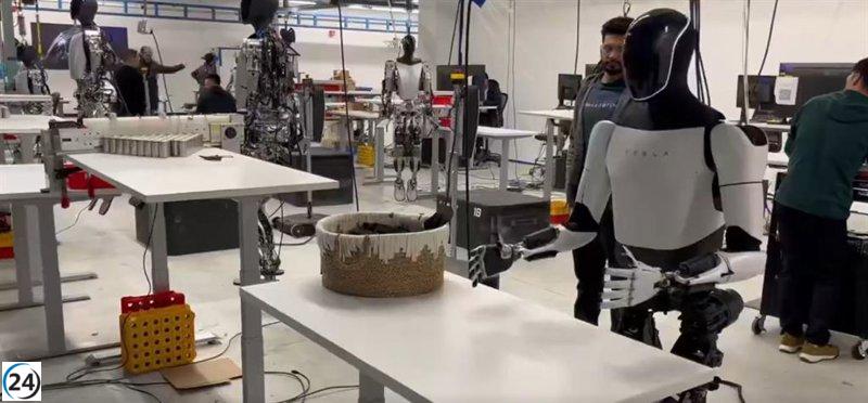 Elon Musk planea lanzar su robot humanoide Optimus Gen 2 a finales de 2025.