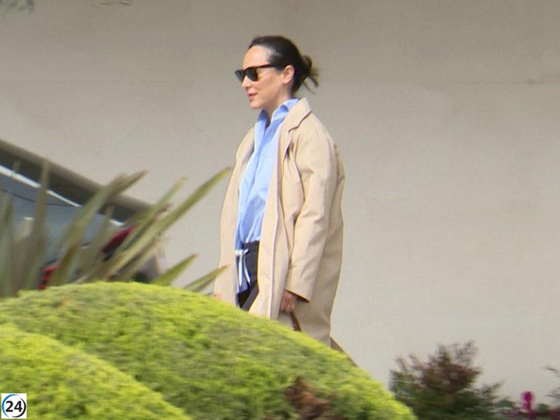 Tamara Falcó visita a Ana Boyer tras el nacimiento de su tercer hijo, mostrando su apoyo y cariño.