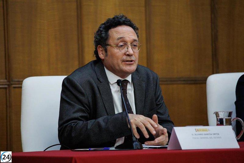 El fiscal general critica al Supremo por cambiar su postura sobre los nombramientos de Delgado.