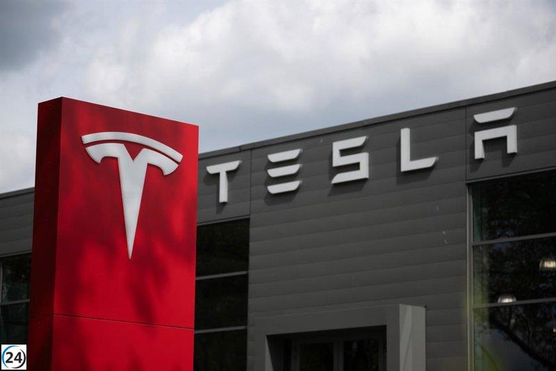 Elon Musk destina fondos a supercargadores tras reestructurar su empresa.