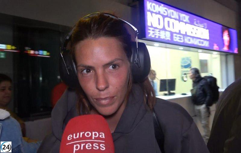 Laura Matamoros regresa a España para resolver sus asuntos tras ser eliminada de 'Supervivientes'.