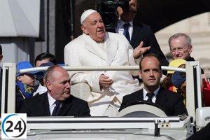 El Papa se reúne en Roma con sacerdotes veteranos.