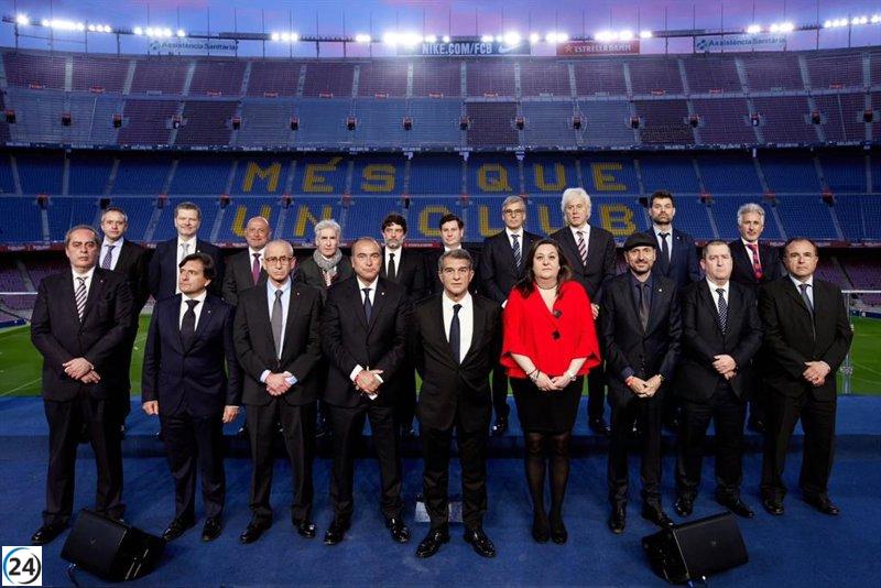 El FC Barcelona niega haber recibido beneficios comerciales por el préstamo de ISL a miembros de la Junta.