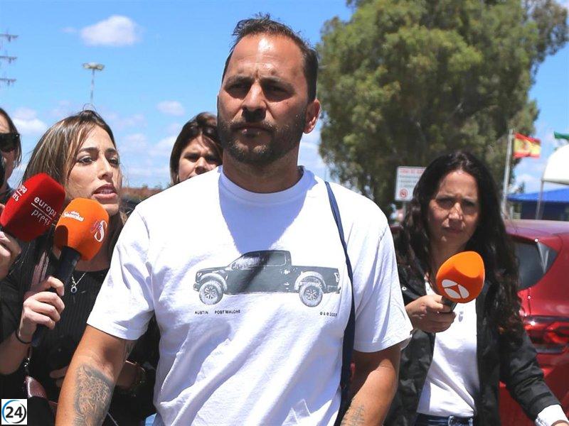 Antonio Tejado celebra su salida de prisión con amigos cercanos.