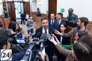 Abascal critica al Gobierno por su postura blanda con Putin y dura con Milei, acusándolo de seguir la línea del kirchnerismo.