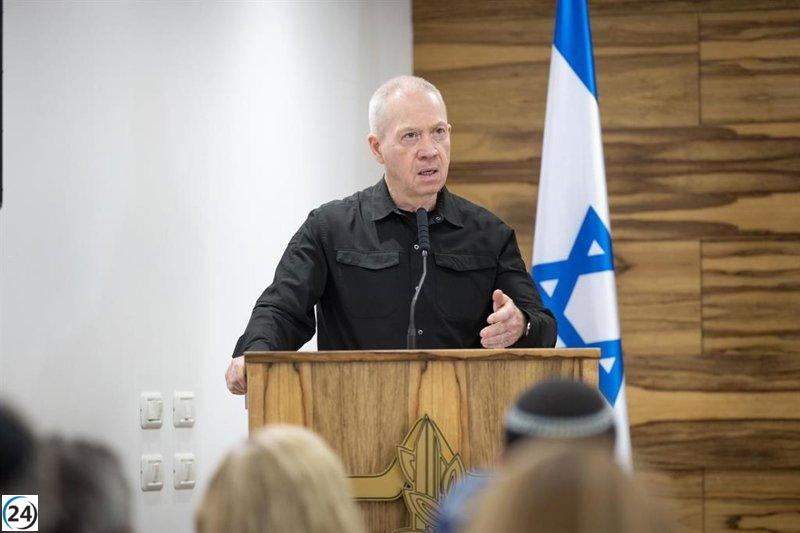 Gallant acusa a Israel de despreciar al TPI y critica comparación entre Hamás e Israel.