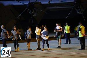 Francia evacua a turistas de Nueva Caledonia ante ola de disturbios.