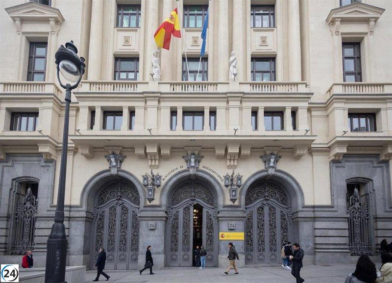 Convocatoria de 2.431 becas en Educación para impulsar la investigación en estudiantes universitarios.