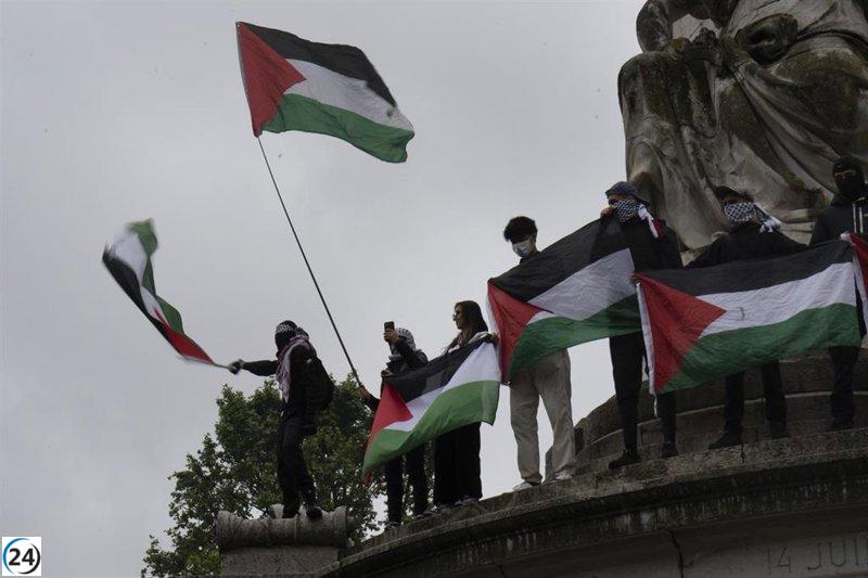 Izquierda parlamentaria en Francia muestra solidaridad con Palestina vistiendo sus colores en el Parlamento.