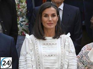 La Reina Letizia luce una blusa bohemia de una marca desaparecida tras dos años.