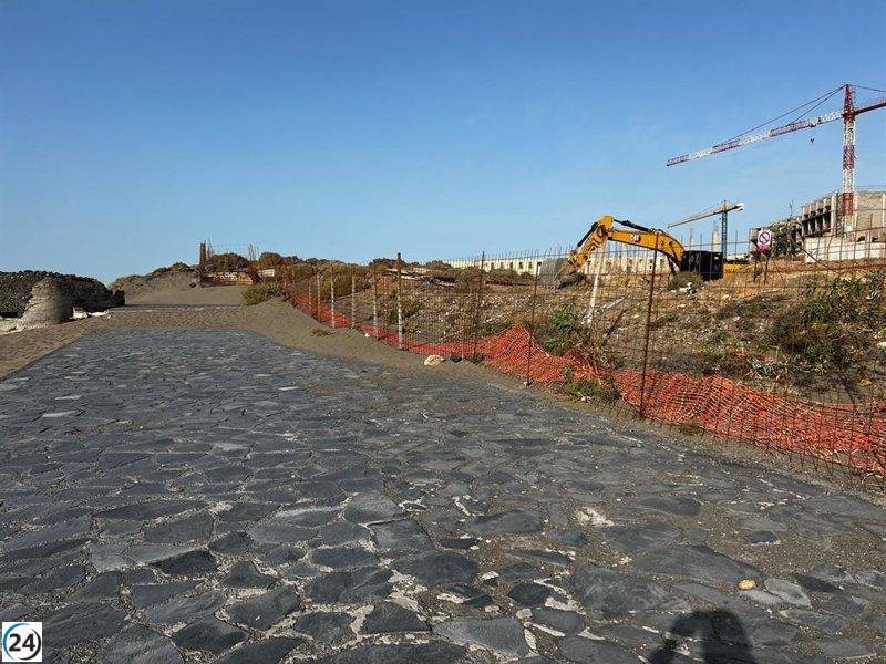 48 playas españolas reciben la 'Bandera Negra' de Ecologistas en Acción por contaminación y mala gestión ambiental