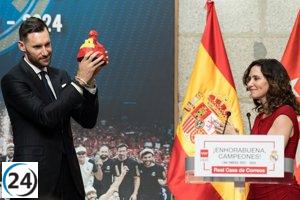 El Real Madrid dona su Liga de baloncesto a la Comunidad y el Ayuntamiento.