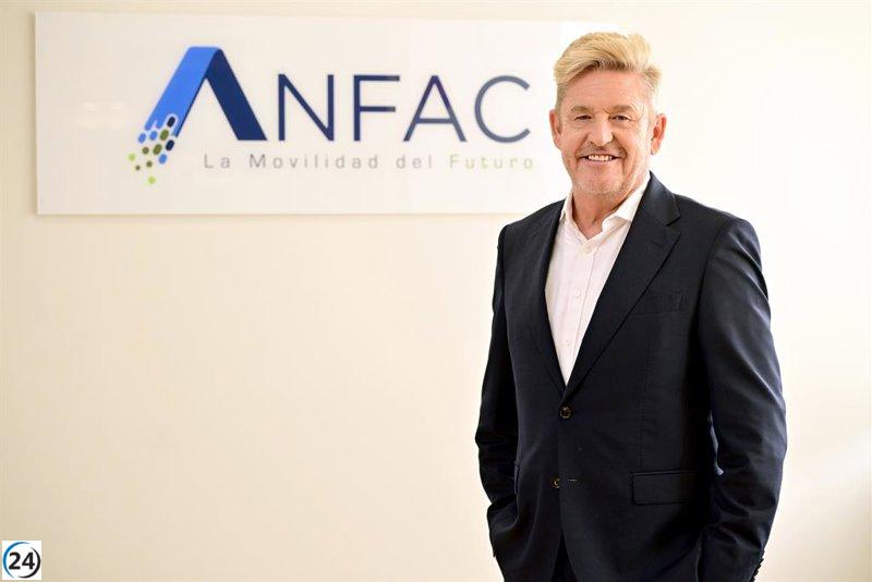 Wayne Griffiths renuncia como presidente de Anfac por falta de compromiso del Gobierno con la electrificación.