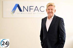 Wayne Griffiths renuncia como presidente de Anfac por falta de compromiso del Gobierno con la electrificación.