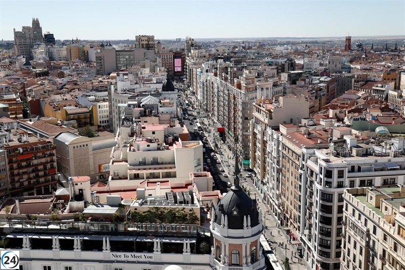 Grandes ciudades españolas recuperan viviendas del mercado turístico para uso residencial, sumando un 20% más de hogares disponibles.