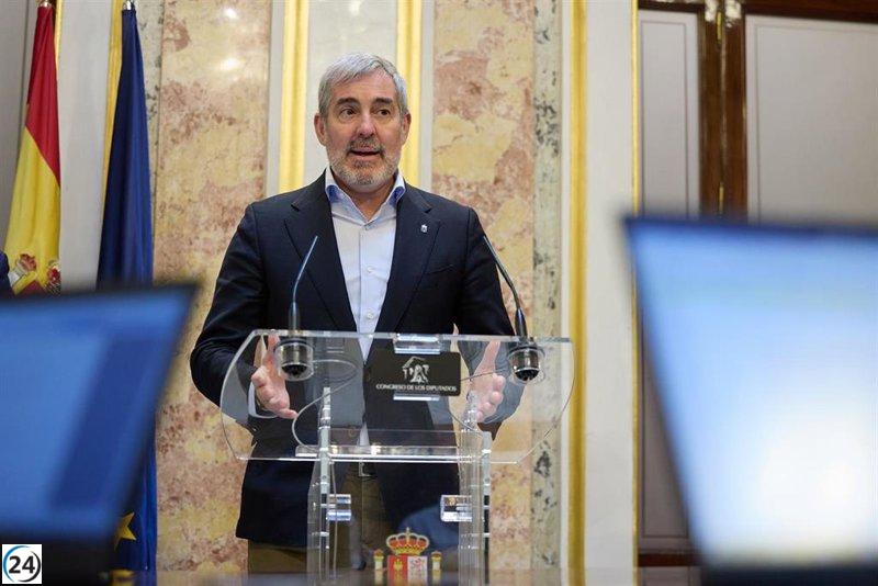 Clavijo solicita al Gobierno un decreto que agilice la acogida de menores
