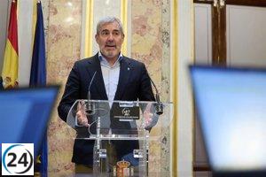 Clavijo solicita al Gobierno un decreto que agilice la acogida de menores