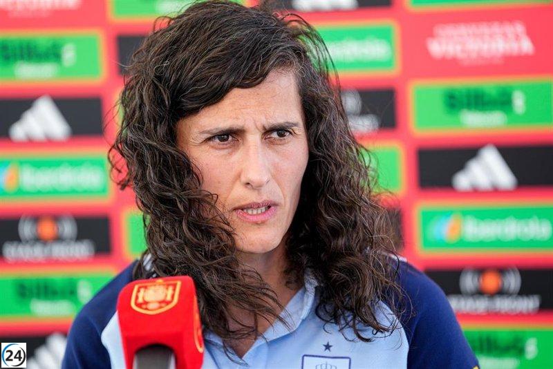 Montse Tomé muestra decepción por el resultado del partido.