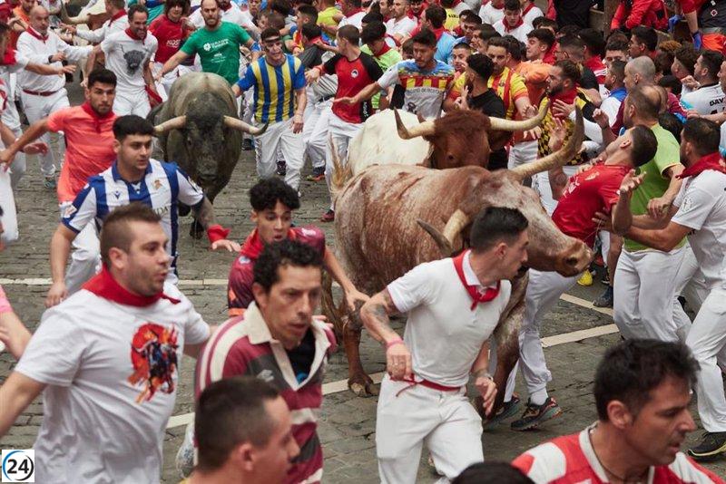 Tres personas gravemente heridas en el peligroso séptimo encierro de San Fermín