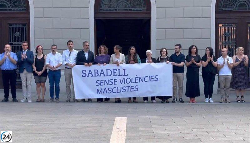 Sabadell y Salou se unen en silencio por víctimas de violencia machista.