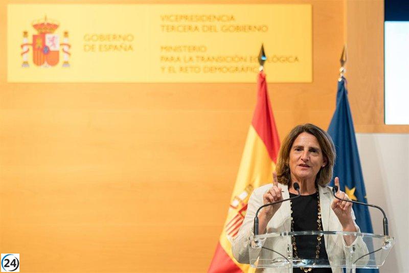 El PNIEC generará 560.000 empleos y movilizará 308.000 millones en inversiones en 2030, según el Gobierno.