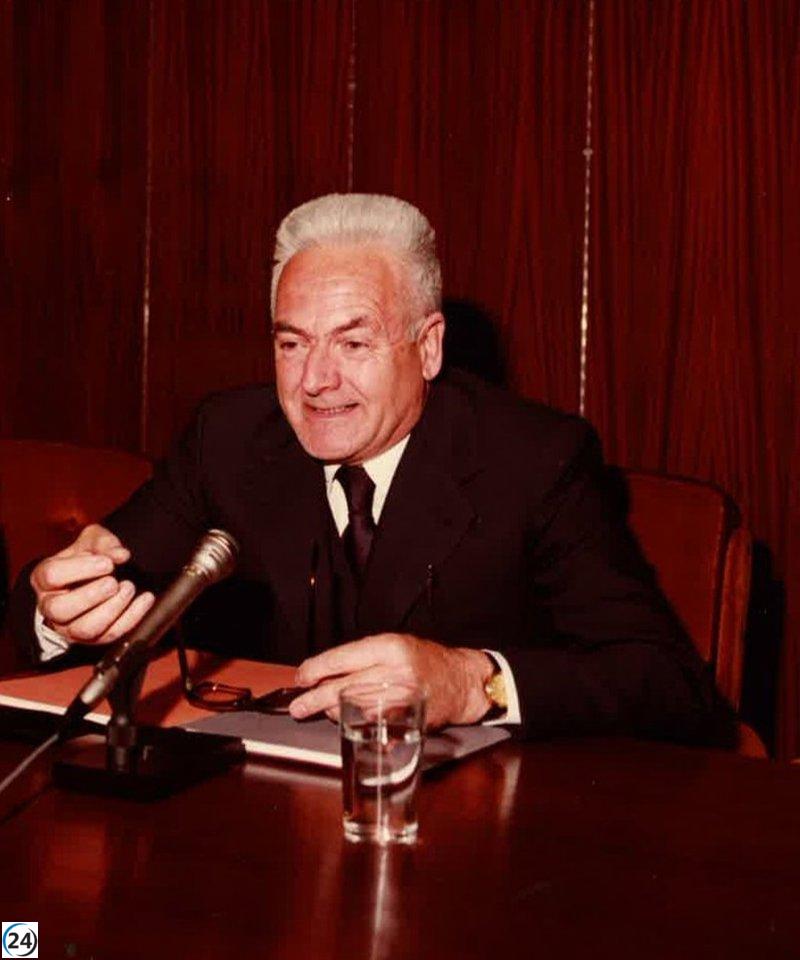 Muere a los 101 años el poeta y traductor Salustiano Masó
