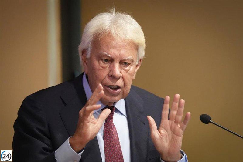 Felipe González aboga por regularizar a los 500.000 migrantes irregulares en España: 