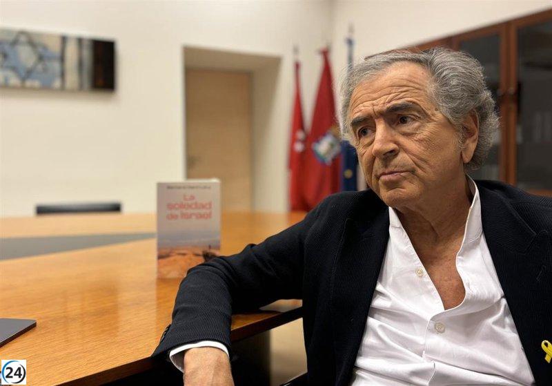 Bernard-Henri Lévy defiende la solución de dos Estados para Israel y Palestina.