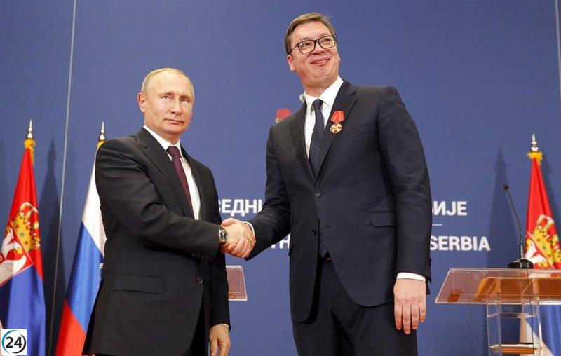 Putin y Vucic refuerzan la alianza ruso-serbia en la celebración de la liberación de Belgrado.