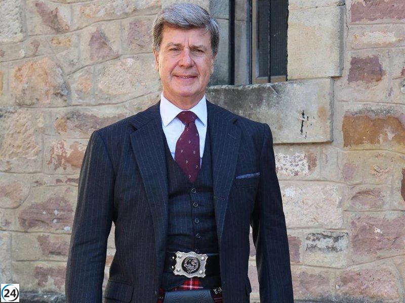 Cayetano Martínez de Irujo sorprende luciendo una falda escocesa en su boda con Makoke.