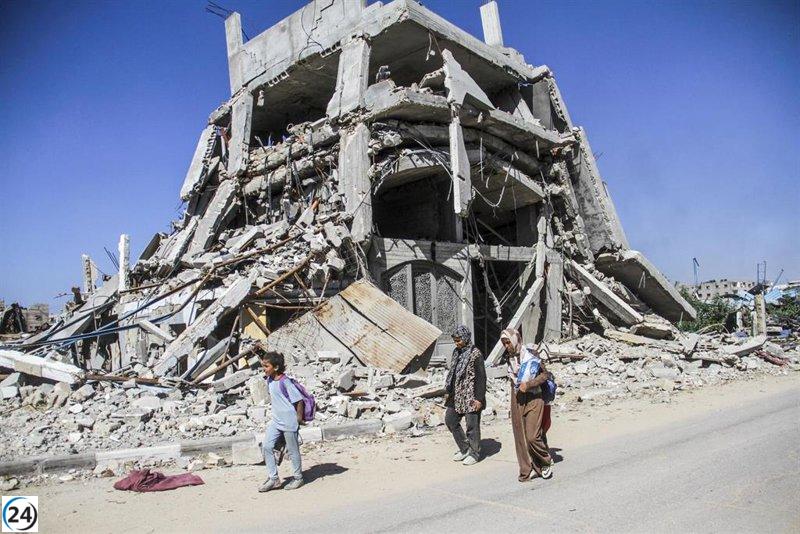 Ataque del Ejército israelí a escuela en Gaza con personas desplazadas.