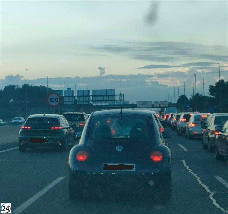 València enfrenta congestiones de hasta 39 kilómetros en sus accesos.