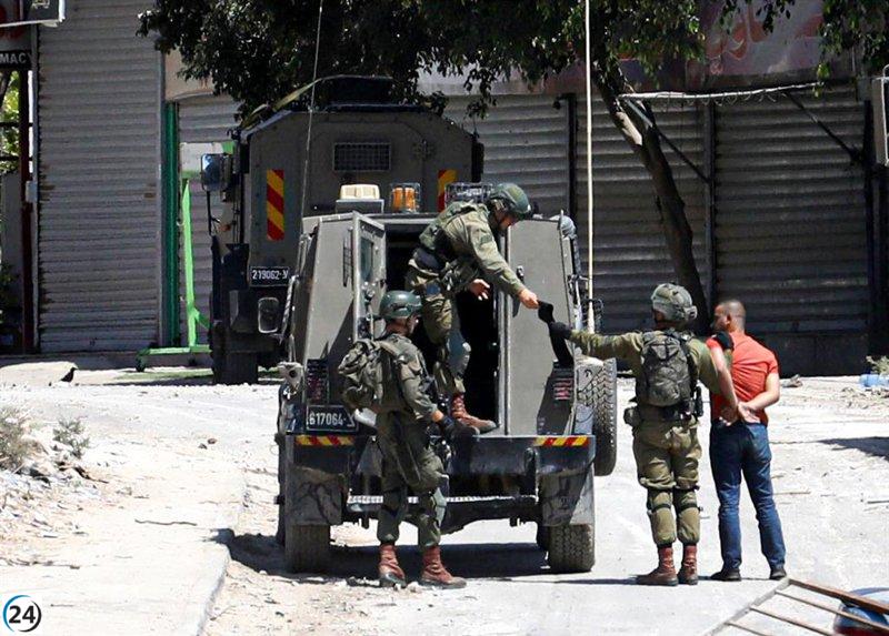 Fuerzas israelíes causan la muerte de dos palestinos y lesiones a otros dos en Tulkarem, Cisjordania.