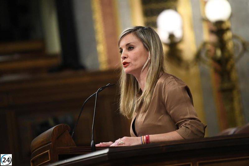 La nueva portavoz de Sumar demanda a Feijóo que exija la dimisión de Mazón en su estreno parlamentario.