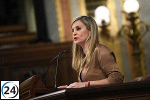 La nueva portavoz de Sumar demanda a Feijóo que exija la dimisión de Mazón en su estreno parlamentario.