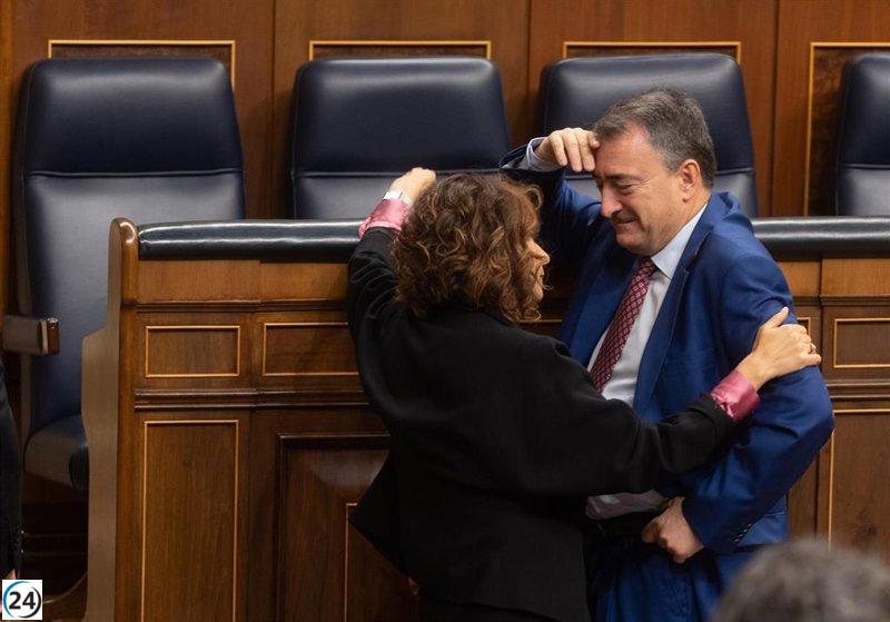 El Gobierno enfrenta falta de respaldos en el Congreso y sus aliados abandonan la reforma fiscal.