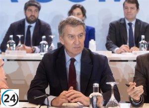 Feijóo celebra la incorporación del teniente Gan mientras critica la falta de transparencia de Sánchez.