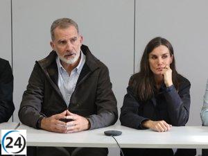 Los Reyes visitan Chiva, Utiel y Letur, tres semanas tras la tragedia.
