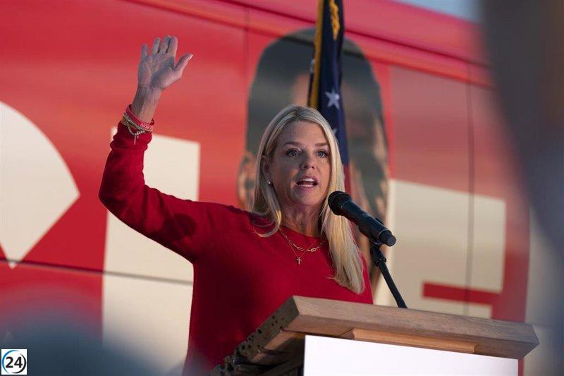 Trump elige a Pam Bondi como candidata a fiscal general tras la salida de Matt Gaetz.