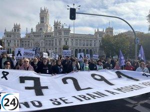 Protesta en Gran Vía exige justicia por ancianos víctimas de la pandemia.