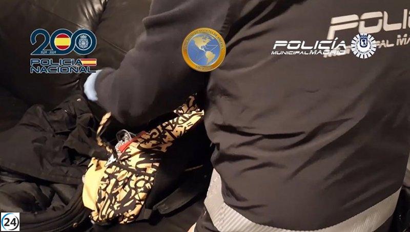 Desmantelan red que traficaba migrantes dominicanos con pasaportes falsificados; 34 arrestos.