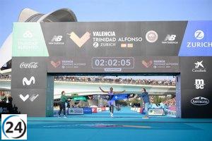 Sebastián Sawe de Kenia establece récord del año en el Maratón Valencia.